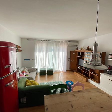 Apartamento Rits Beachfront 萨洛 外观 照片